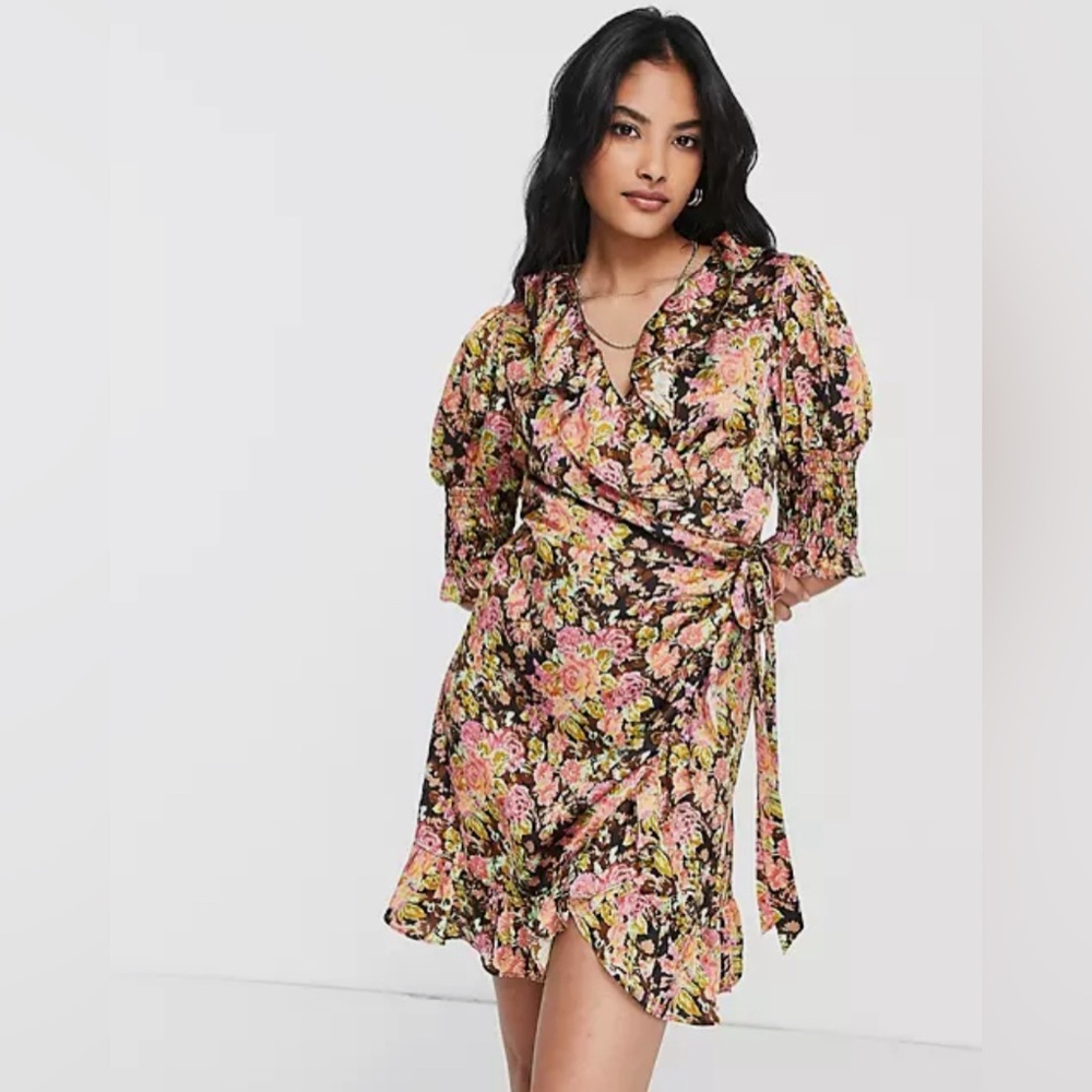 Top shop beautiful floral wrap dress